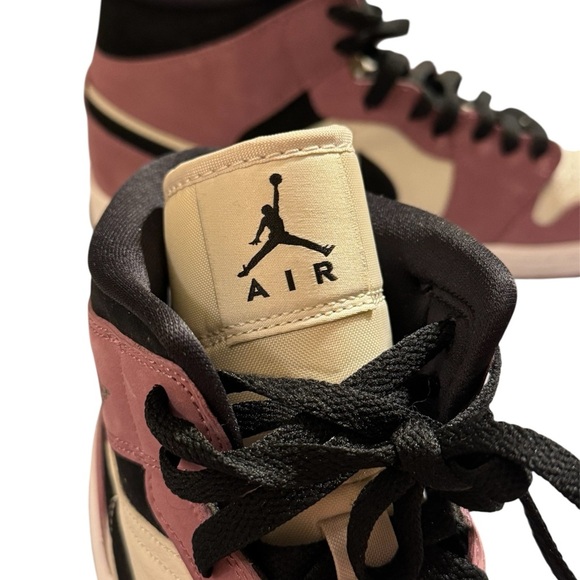 Women's Air Jordan 1 MID SE Berry Pink, Size 11 - Picture 5 of 7
